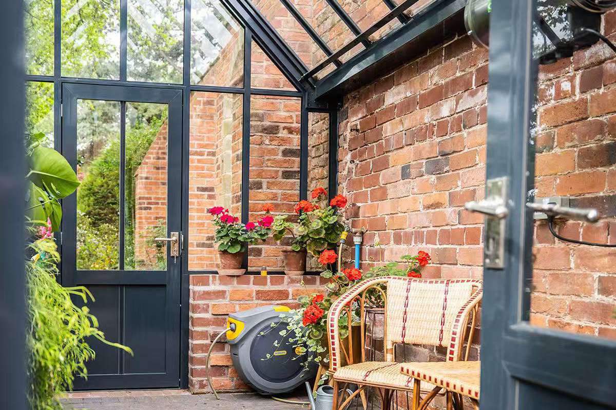 Black Metal Glass Greenhouse Ysgh 198